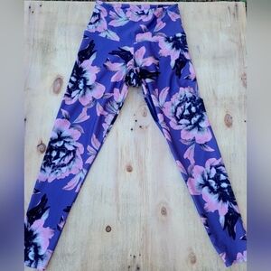 Onzie Flow Floral Purple Leggings